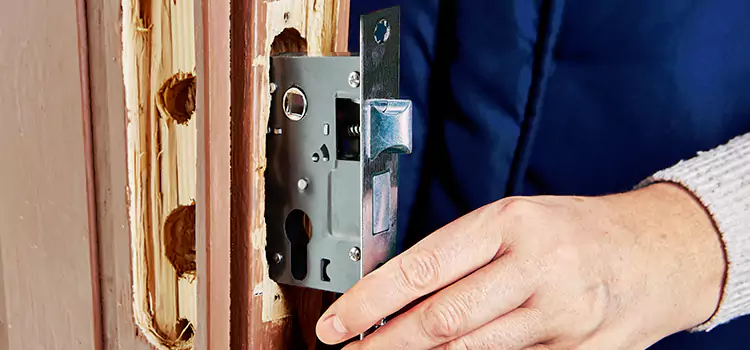 Garage Door Lock Replacement Centerville